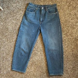 Levi’s Barrel Crop Jeans